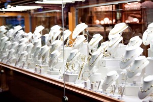 Jewellery stores employ bright lights to highlight merchandise, but reflections from glass cases can cause some kinds of cameras to underexpose a frame, creating video that is too dark to be usable. To address this, retailers can install wide dynamic range (WDR) cameras. 