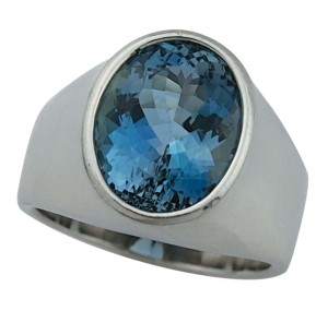 Synthetic aquamarine is a relative newcomer in the market that can present problems for gemmologists who aren't looking for it.