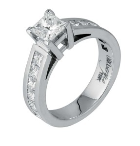 19-karat white gold ring by Orosergio, with 1.05-carat princess-cut diamond and 12 princess-cut sides (1.39 ctw).