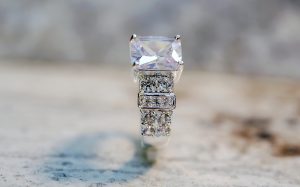 Slight drops were observed in the prices of 0.30-, 0.50-, and one-carat diamonds in August, according to Rapaport. Photo © www.bigstockphoto.com