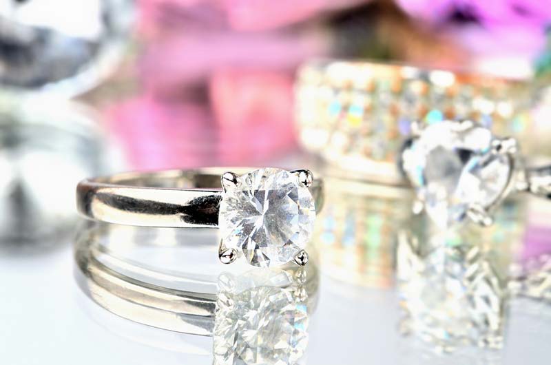 RapNet is asking its members whether or not the group should provide listing and pricing services for lab-grown diamonds.