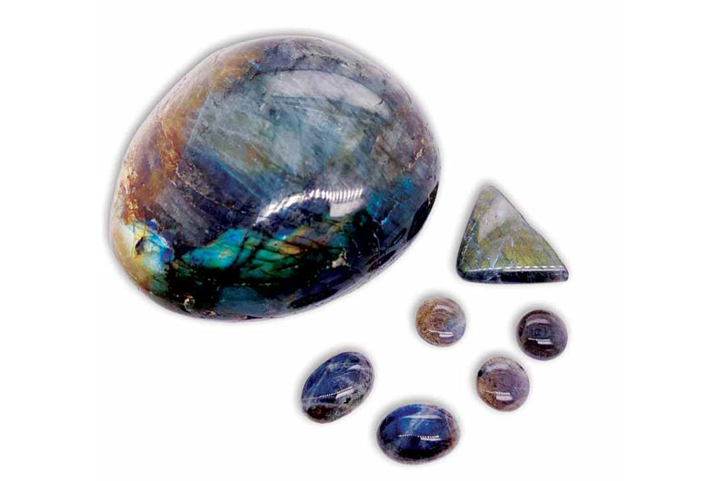 Labradorite specimens from Labrador.<br /> <span style="font-size: 10pt; font-family: arial, helvetica, sans-serif;"><i>Photos ©Lauriane Lognay/Rippana Inc.</i></span>